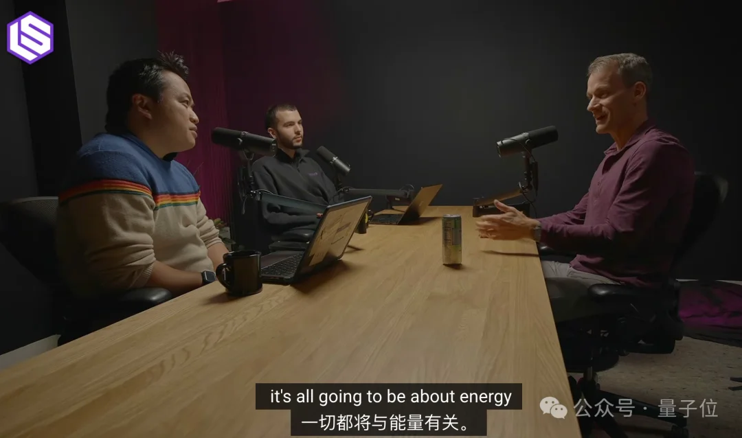 Jeff Dean最新访谈：未来开发者人均50个智能体，写需求成核心技能