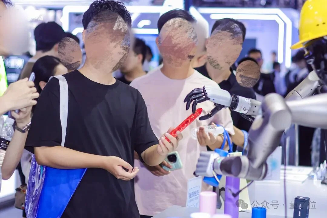 20亿砸向00后创业机器人公司！估值一年暴涨7倍，*资本重仓