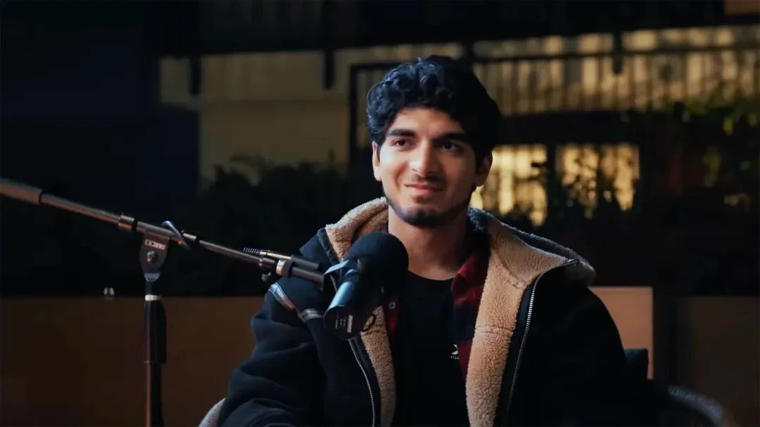 马斯克要干掉微软的巨硬，先微软了